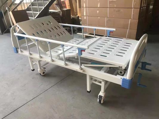 kaufen Das 2 Kurbel-Krankenhaus-sprühen manueller geduldiger Bett-Stahl Plastikrahmen Online-Herstellung