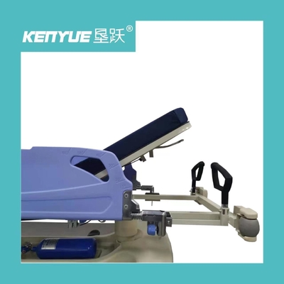 Spezielles hydraulisches Krankenwagenauto des Krankenhauses mit der Räder Blau herein Farb