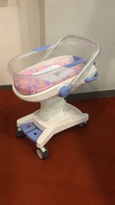 Krankenhaus-Kinderbettbaby-Krippe Hydrauliksystem steuern Krankenhaus-Baby-Laufkatzen-Weiß der Lasts-25kg