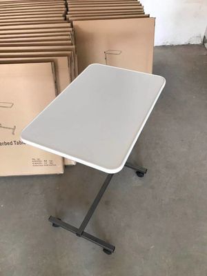 Weiße Patienten-Krankenhaus-Bett-Tray Table With Wheels Over-Bett-Tabelle