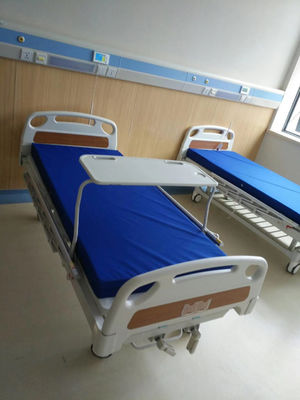 Plastikspeisetisch 90X34.5cm über Bett-Tischplatte über der Bett-Krankenhaus-Tabelle