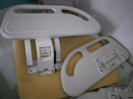 Medizinische Produkt-Zusätze, die Bedrails für Medicall weiße Farbe pp. betten, versehen Schienen für Krankenhaus-Bett-Teile mit Seiten