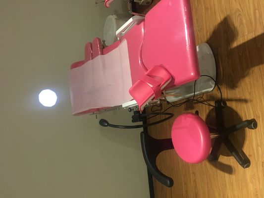 Krankenhaus-Rosa elektrische Gynaec-Prüfungs-Tabelle Geburts- tableDelivery Bett mit Lampe