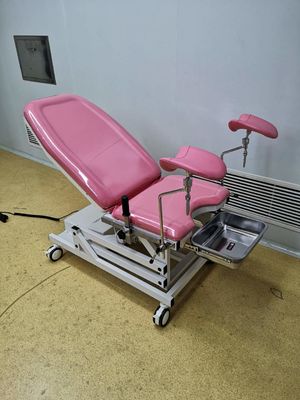 Bett-Farbrosa der elektrischen Geburts- Bettgynäkologie spezielles Geburts-