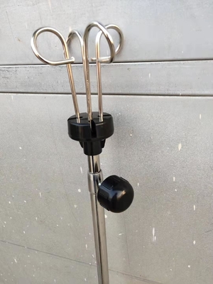 Weißes und schwarzes IV Pole Krankenhaus-Edelstahl-Infusionsgerät mit Haken